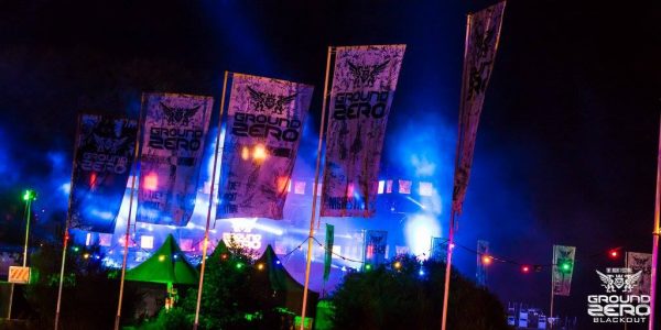 Prikkabel 10 meter 20 gekleurde LED lampen - Afbeelding 2